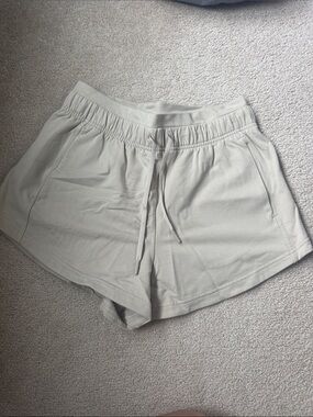 Lululemon Everyday Drawstring Lounge Shorts - Light Beige